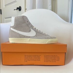 Nike Women’s Blazer Hightop size 8.5